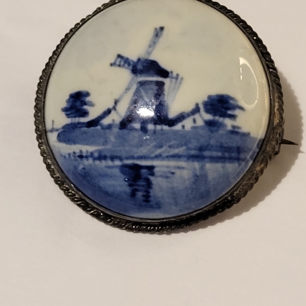 Vintage Delfts Holland Brooch - Picture 5 of 7